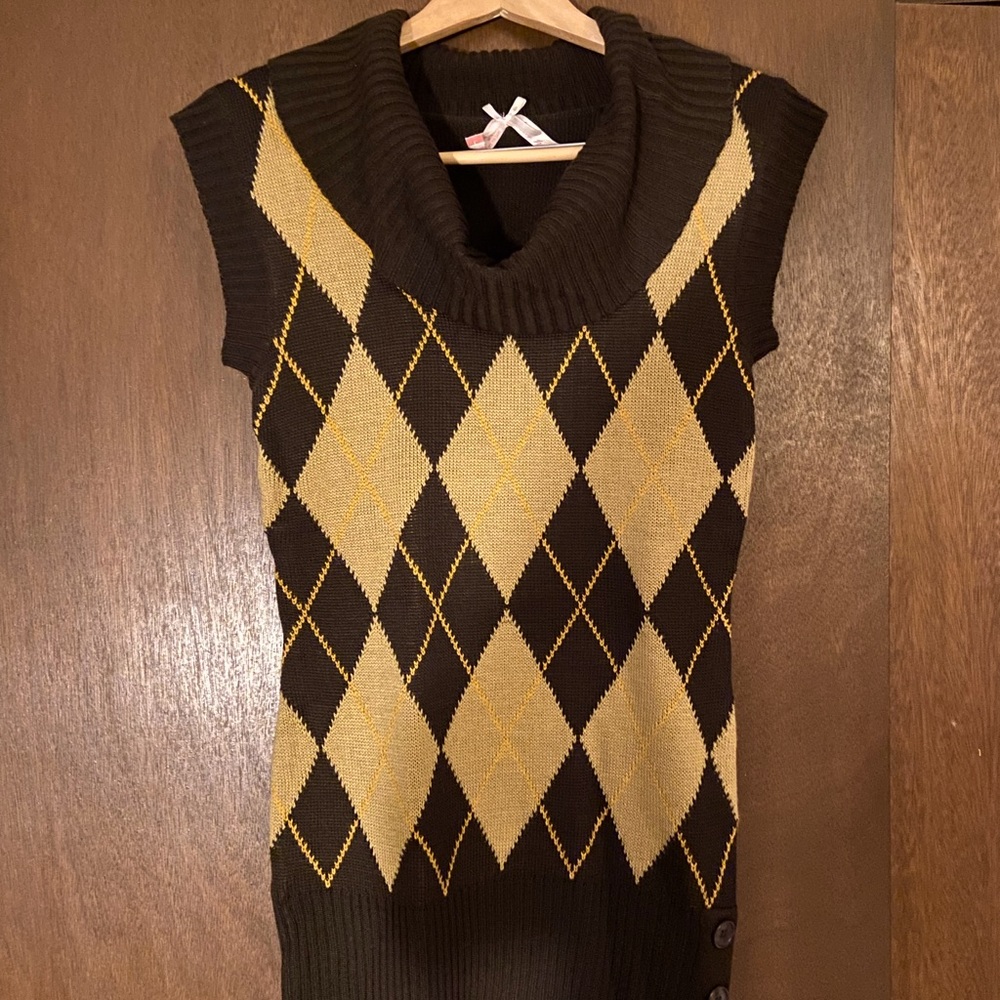 Derek Heart argyle knit sweater